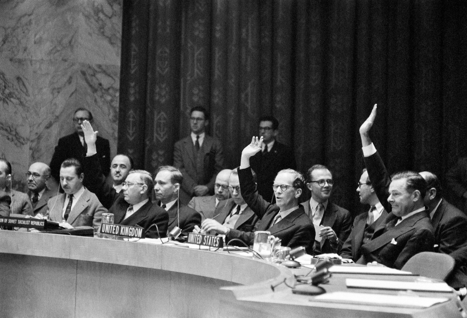 Международная конференция оон. Первое заседание ООН 1945. Заседание ООН 1950. Совет безопасности ООН 1950. Испания и ООН 1955.