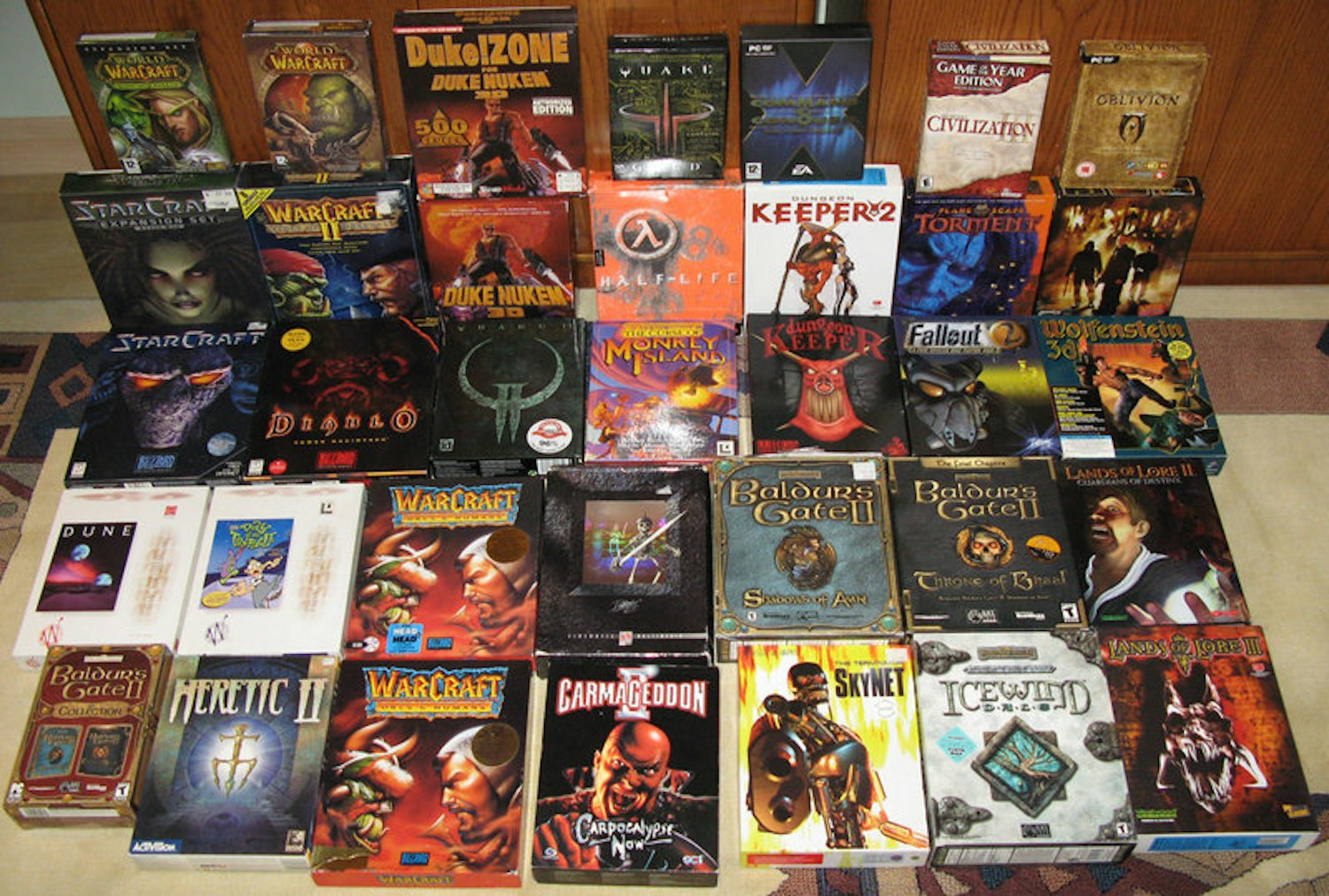 Сборник старых игр. DVD диски с играми. Старые игровые диски. Компьютерные игры DVD. Старые игры на дисках.