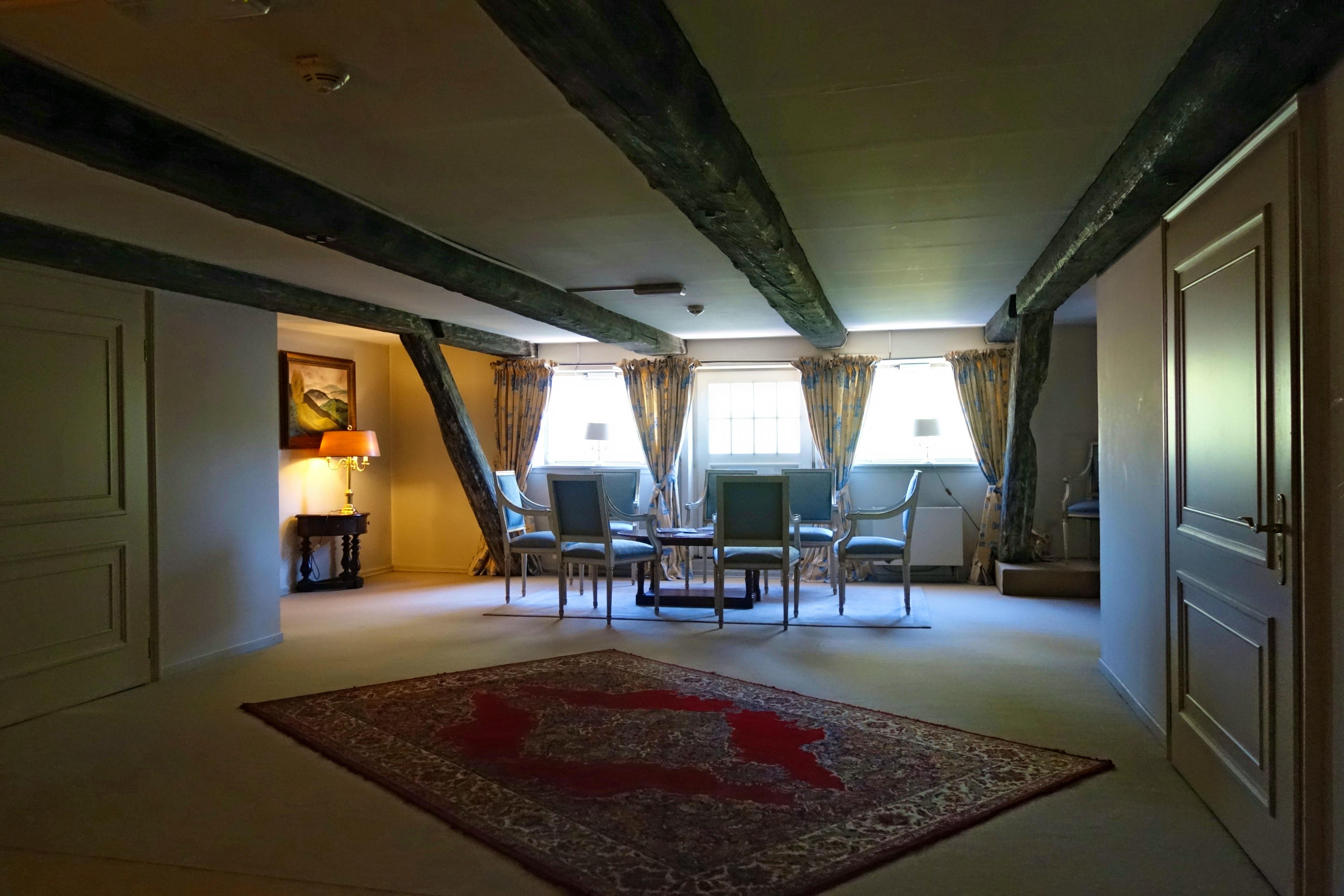 Betteljunge Am Furstenhof Shorthand Social