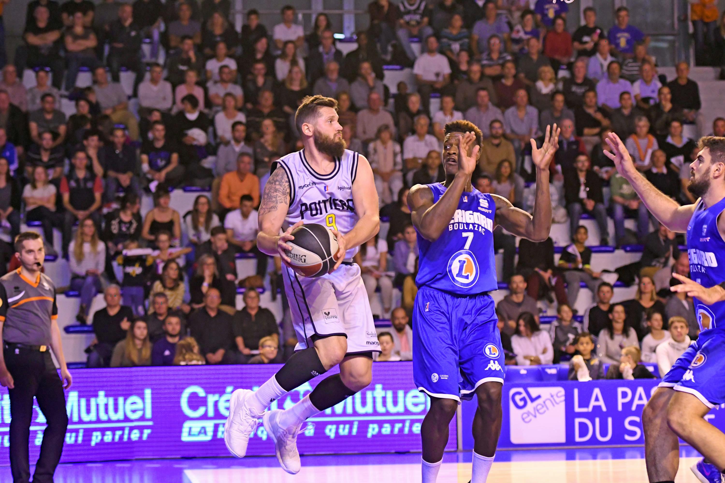Le Poitiers basket 86 vise le haut du panier — Shorthand Social