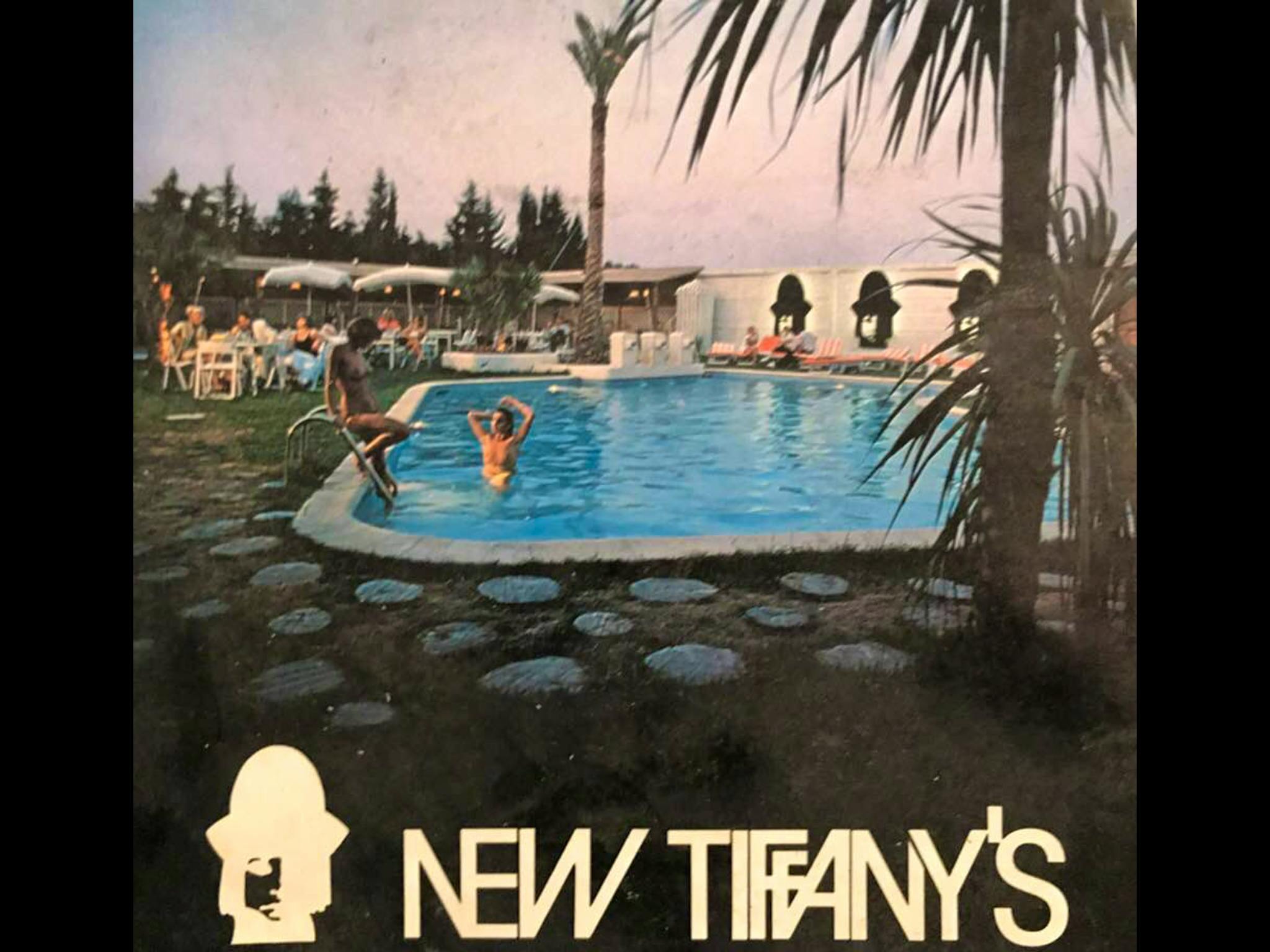 Le Tiffany S Renait De Ses Cendres Shorthand Social