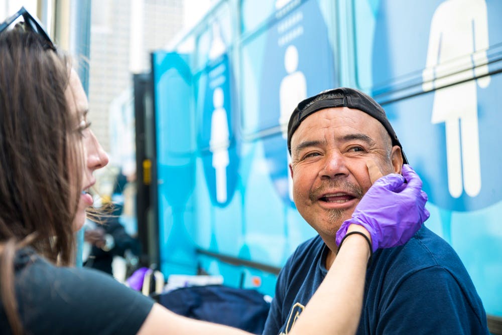 Mobile showers offer dignity to San Francisco"s homeless — Shorthand Social