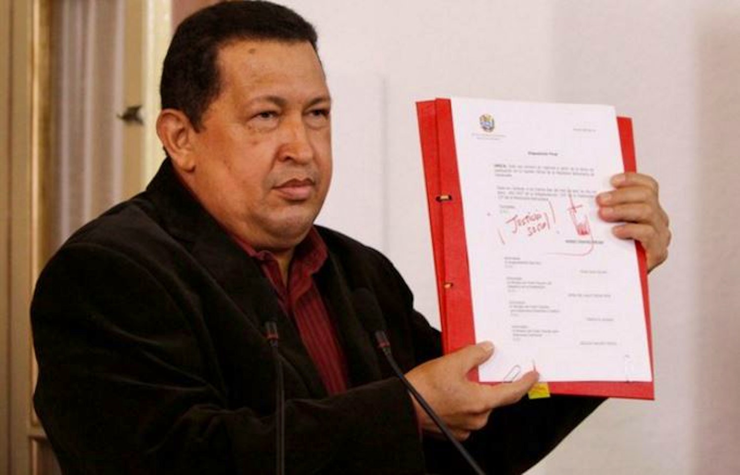 30 de abril de 2012: Chávez firma la nueva y revolucionaria LOTTT — Shorthand Social