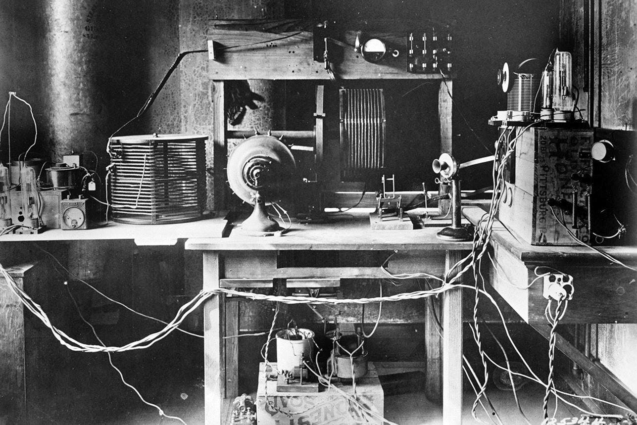 Historia de la Radio — Shorthand Social