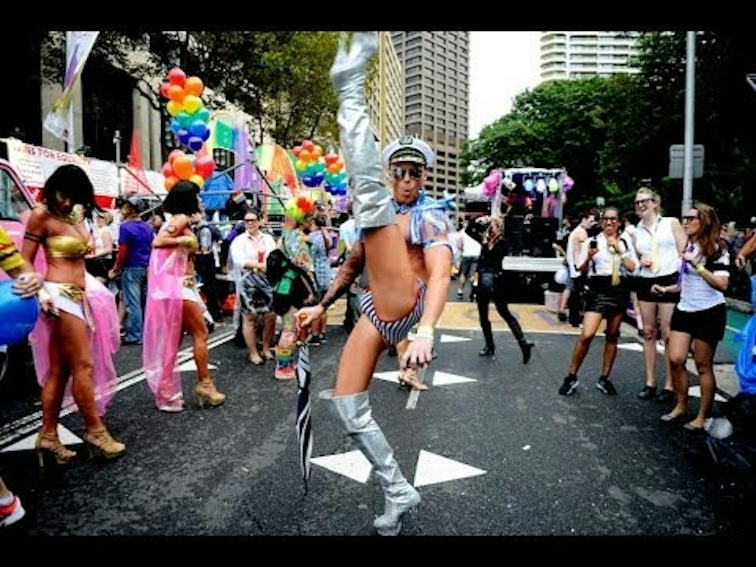 самые большие геи парад фото 39