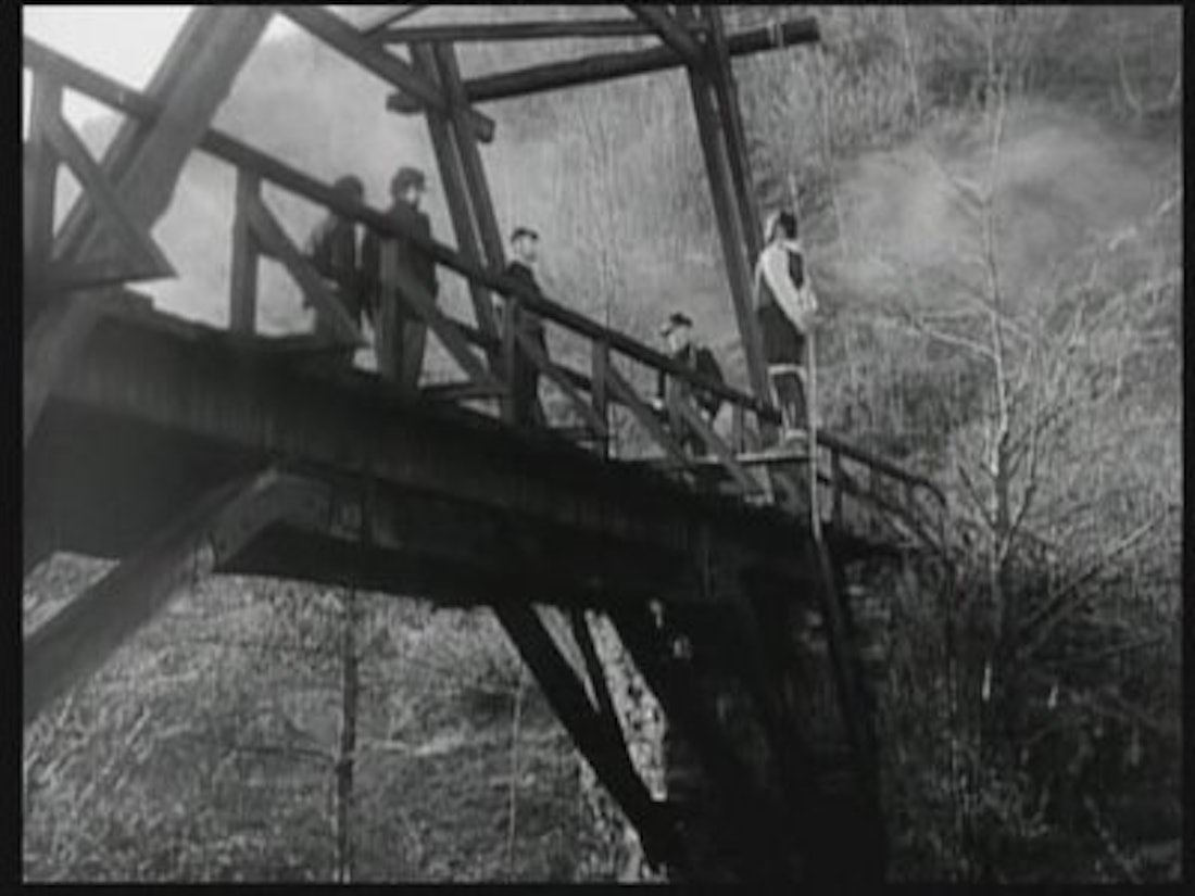 short story hanging bridge civil war